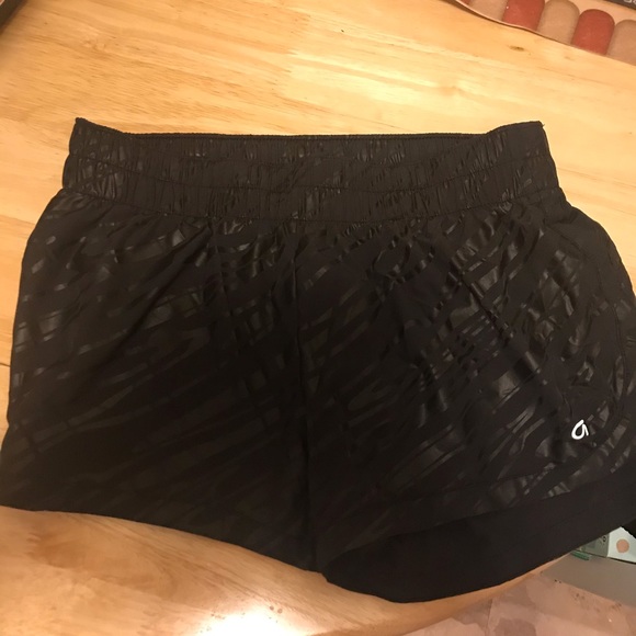 Gap running shorts - Picture 3 of 8